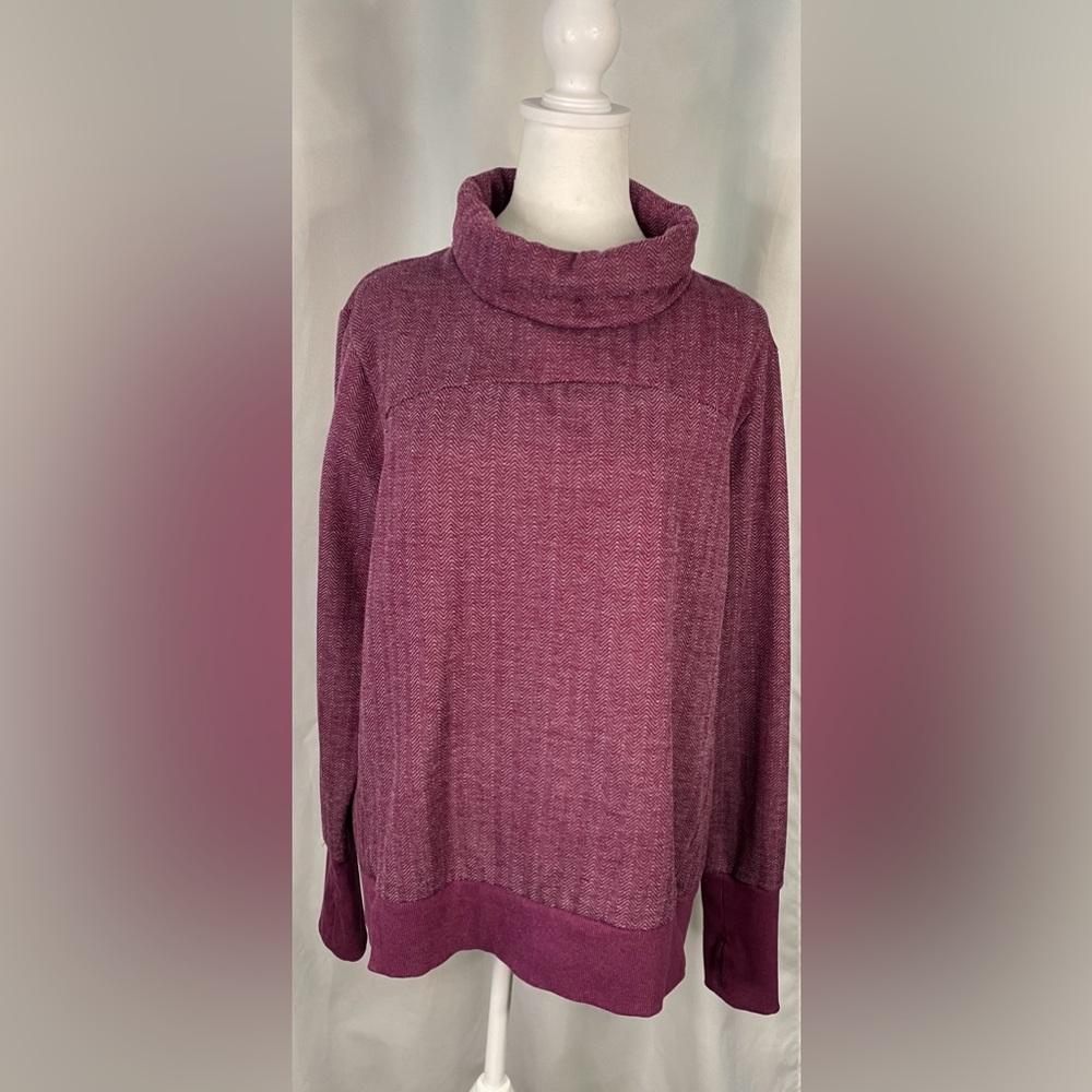 Avia Red Cowl Turtleneck athletic‎ style sweatshirt
